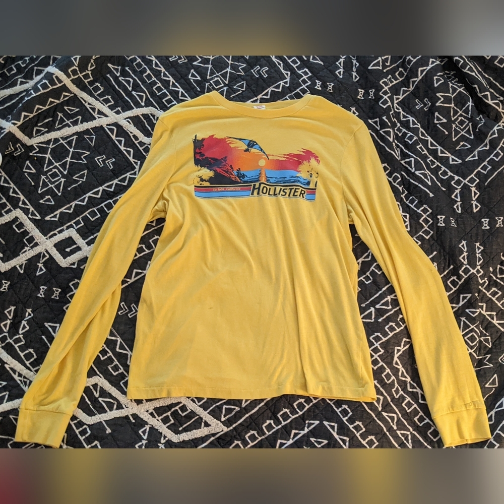 Vintage Long Sleeve Hollister T-shirt
